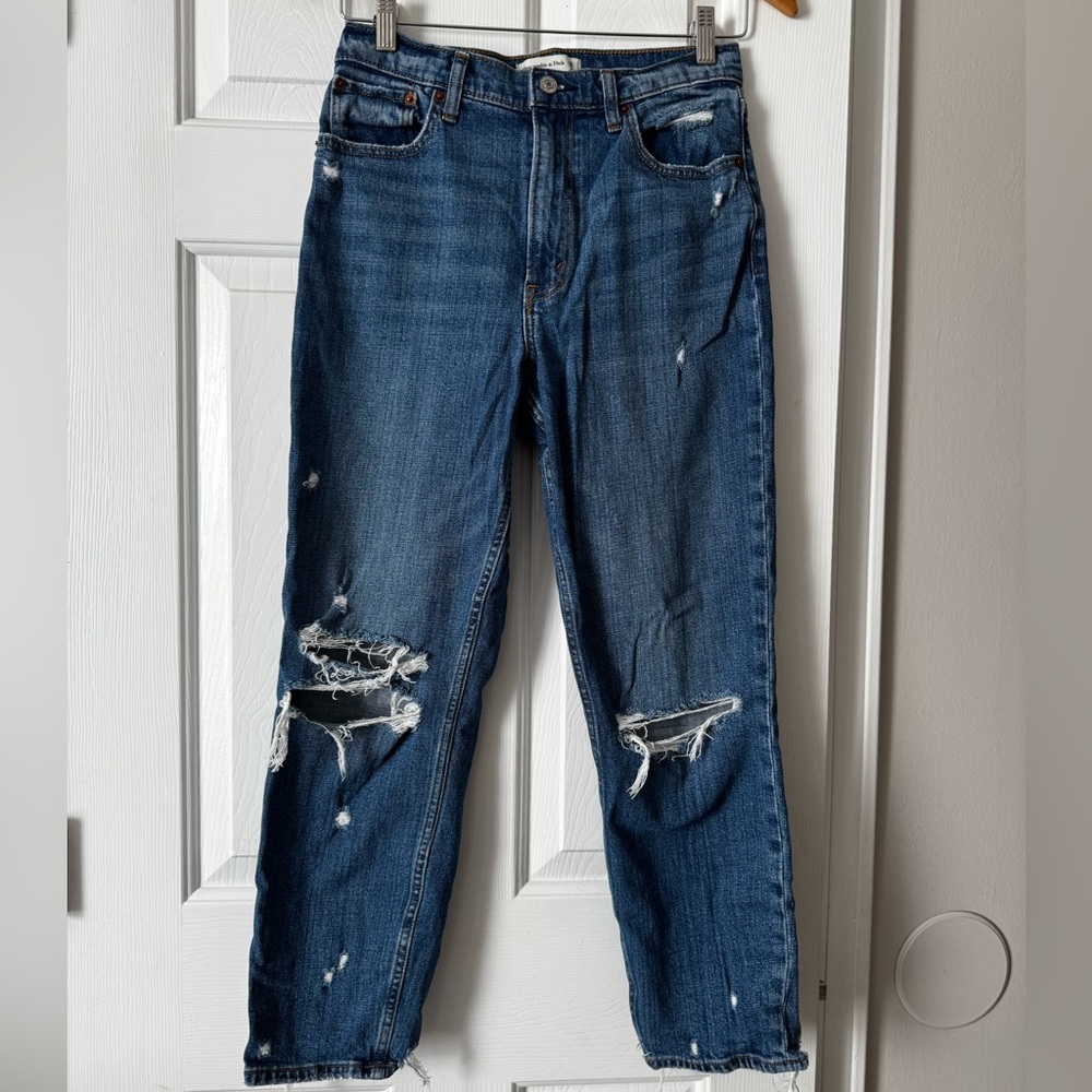 Abercrombie & Fitch Mom High-Rise Jeans, 28R 0472